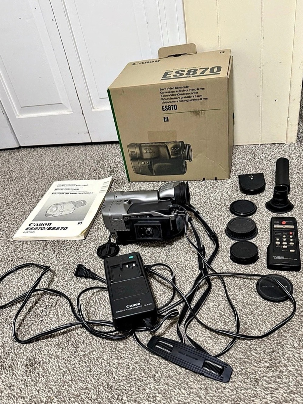 Vintage Canon ES870 8mm Camcorder Bundle w/ Original Box & Manual